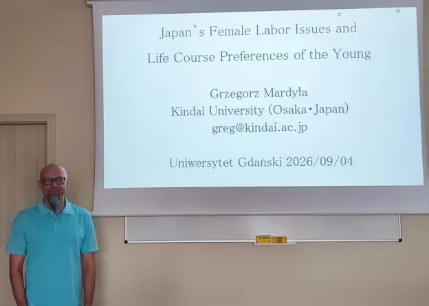 Profesor wizytujący z Kindai University z wizytą na Wydziale Ekonomicznym UG